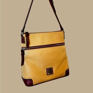 Dooney & Bourke Pebble Grain Crossbody Shoulder Bag Creamy Yellow Tan Leather